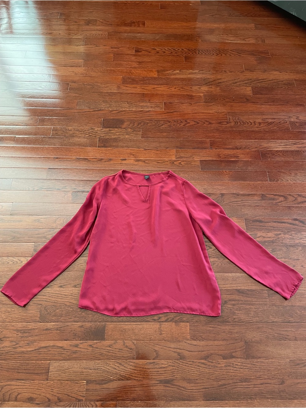 Women’s Shein Burgundy Keyhole Long Sleeve Blouse (size Small)